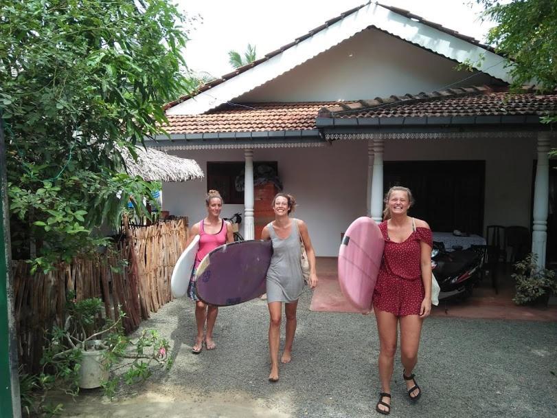 Helena Hostel Dikwella Kültér fotó